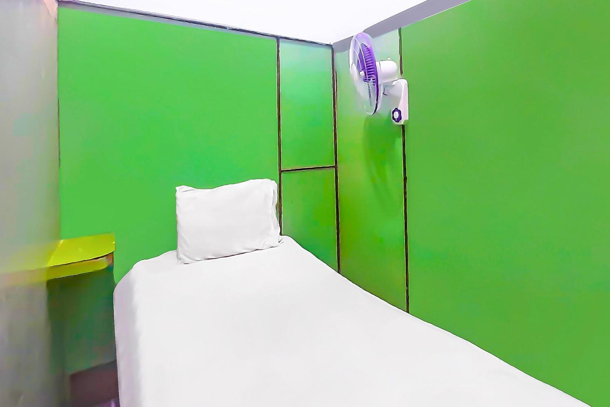 Spot On 92236 Kediri Family Homestay Medan Exterior foto